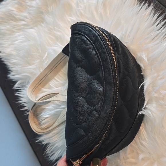 Universal Thread Sling Bag Black with Adjustable Strap - Picture 2 of 5